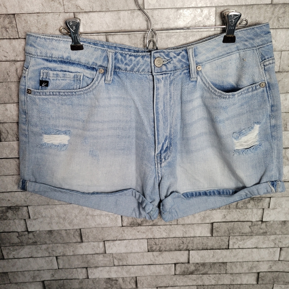 KanCan Size Large jean shorts distressed‎
